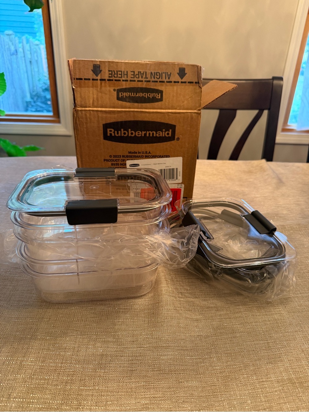 New Brilliance Plastic Rubbermaid containers